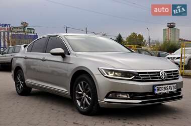 Седан Volkswagen Passat 2015 в 