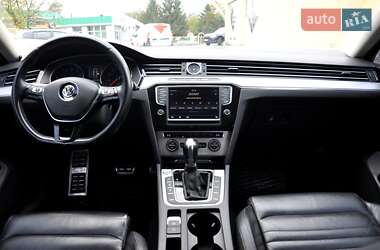 Седан Volkswagen Passat 2015 в 