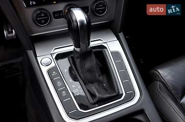 Седан Volkswagen Passat 2015 в 