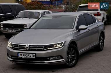 Седан Volkswagen Passat 2015 в 