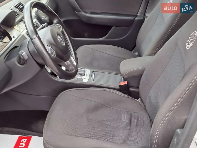 Универсал Volkswagen Passat 2013 в Одессе