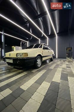 Седан Volkswagen Passat 1991 в Ужгороде