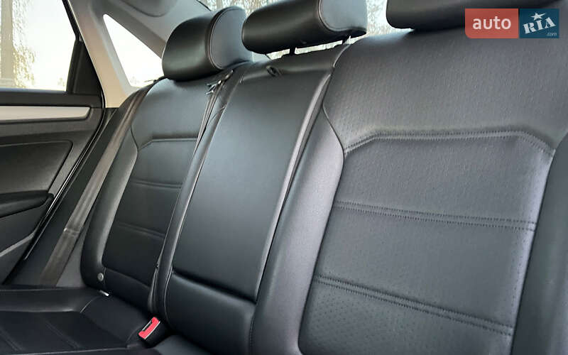 Універсал Volkswagen Passat 2012 в Коломиї