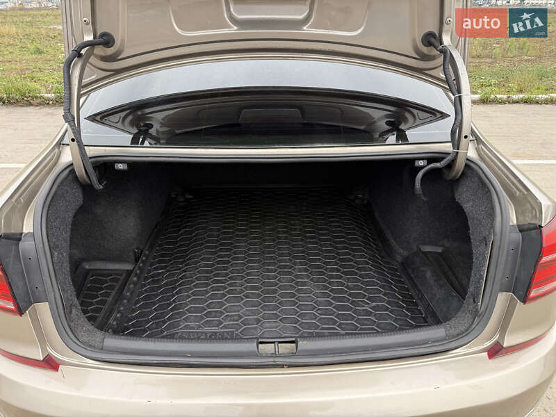 Седан Volkswagen Passat 2015 в Киеве фото 27 Седан Volkswagen Passat 2015 в Киеве