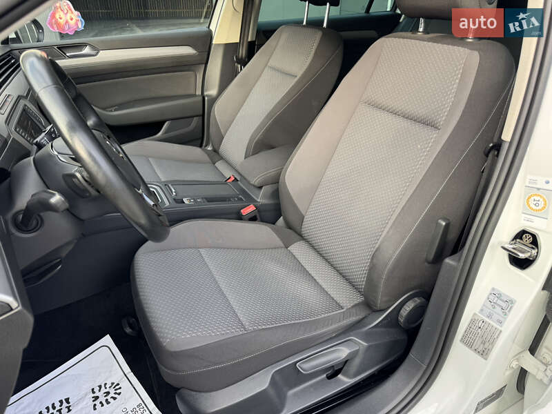 Універсал Volkswagen Passat 2015 в Мукачевому фото 31 Універсал Volkswagen Passat 2015 в Мукачевому