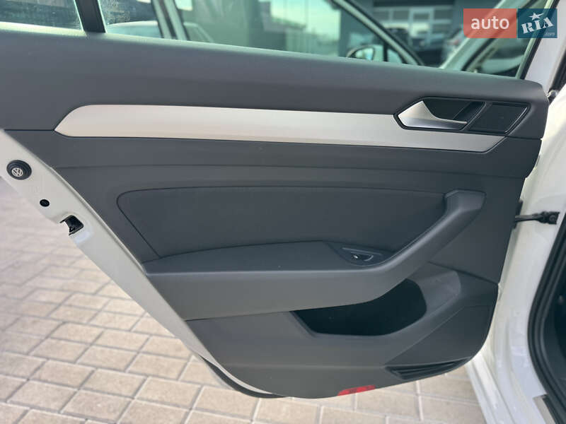 Універсал Volkswagen Passat 2015 в Мукачевому фото 42 Універсал Volkswagen Passat 2015 в Мукачевому