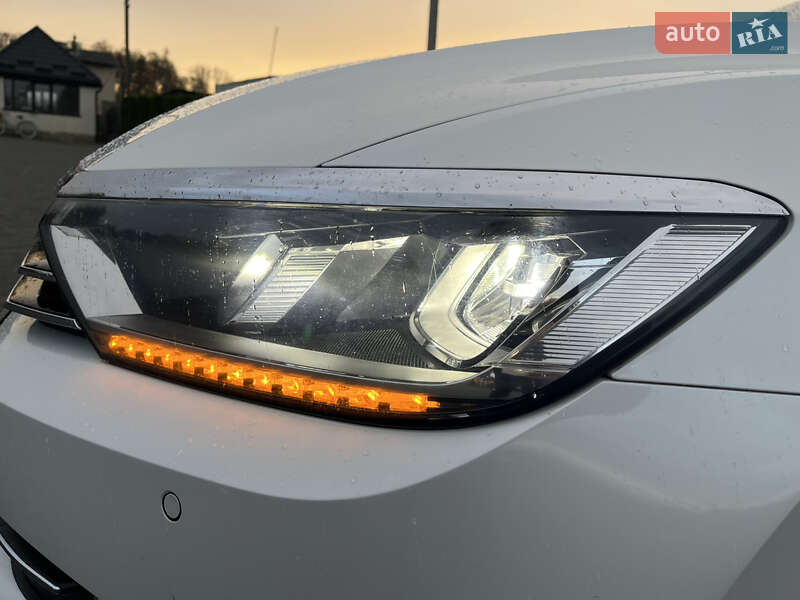 Універсал Volkswagen Passat 2018 в Львові фото 37 Універсал Volkswagen Passat 2018 в Львові