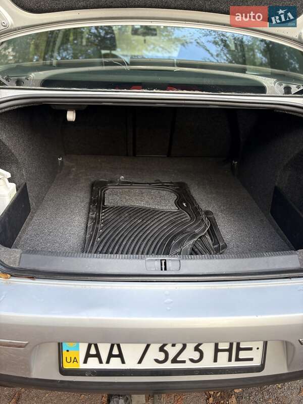 Седан Volkswagen Passat 2008 в Киеве