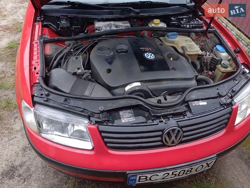 Универсал Volkswagen Passat 2000 в Львове