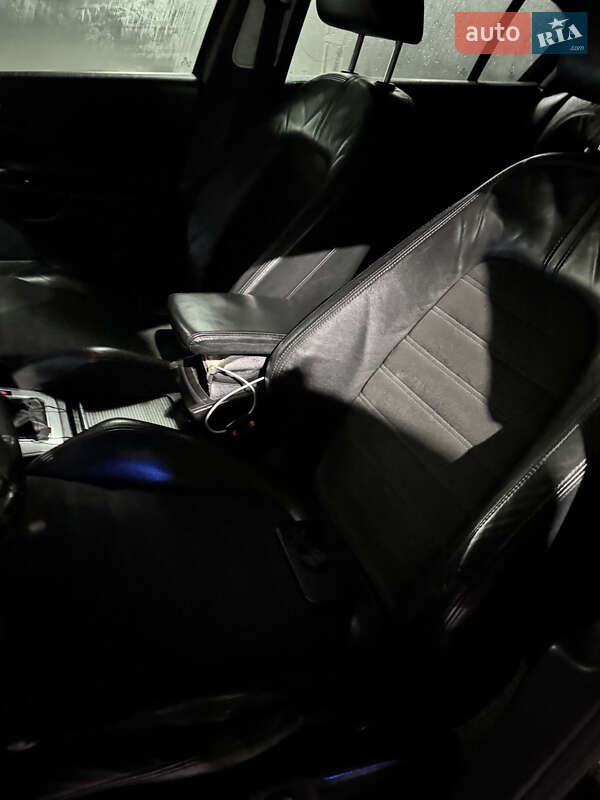 Седан Volkswagen Passat 2006 в Нересниці