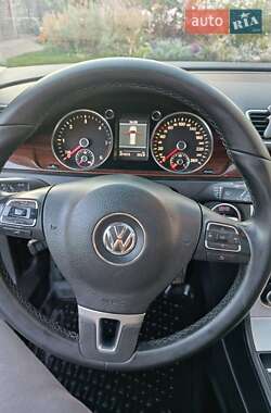 Универсал Volkswagen Passat 2011 в 