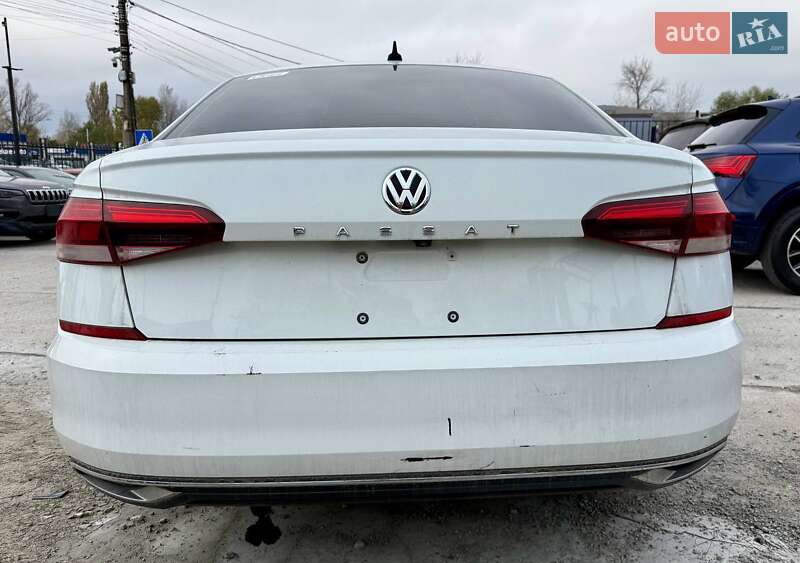Седан Volkswagen Passat 2020 в Киеве