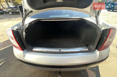 Седан Volkswagen Passat 2002 в  фото 23 Седан Volkswagen Passat 2002 в
