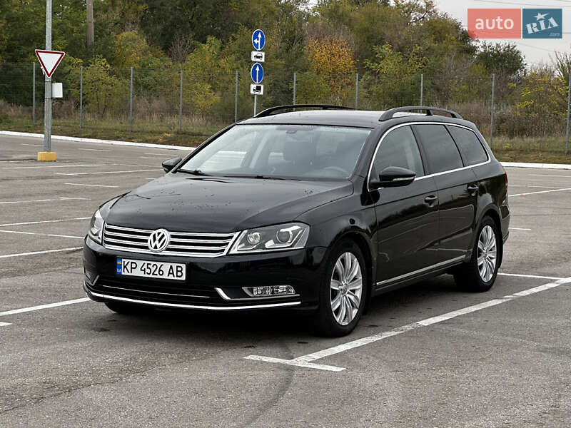 Універсал Volkswagen Passat 2012 в Запоріжжі