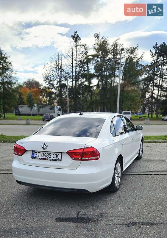 Седан Volkswagen Passat 2014 в Чернівцях фото 2 Седан Volkswagen Passat 2014 в Чернівцях