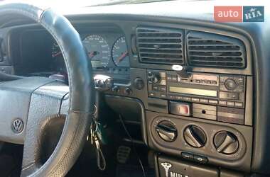 Универсал Volkswagen Passat 1991 в  фото 5 Универсал Volkswagen Passat 1991 в