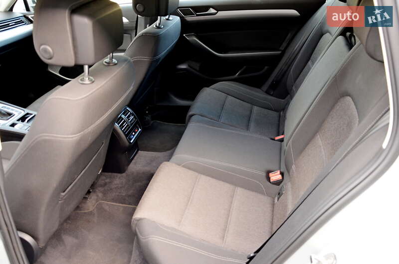 Универсал Volkswagen Passat 2018 в Ивано-Франковске фото 47 Универсал Volkswagen Passat 2018 в Ивано-Франковске