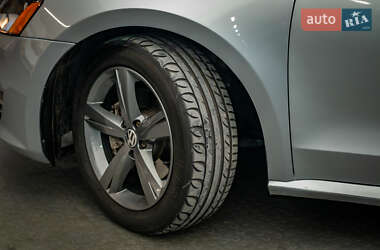 Седан Volkswagen Passat 2012 в 
