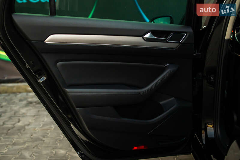 Универсал Volkswagen Passat 2019 в Луцке