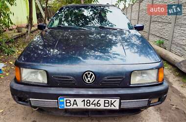 Универсал Volkswagen Passat 1990 в 