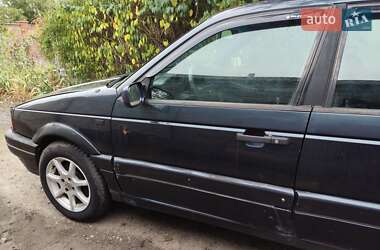 Универсал Volkswagen Passat 1990 в 