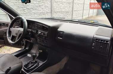 Универсал Volkswagen Passat 1990 в 