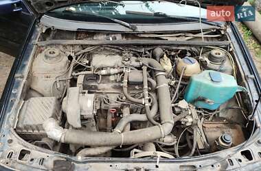 Универсал Volkswagen Passat 1990 в 