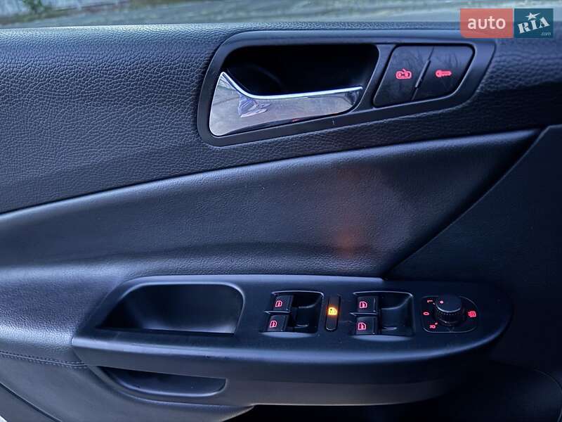 Универсал Volkswagen Passat 2006 в Киеве фото 35 Универсал Volkswagen Passat 2006 в Киеве