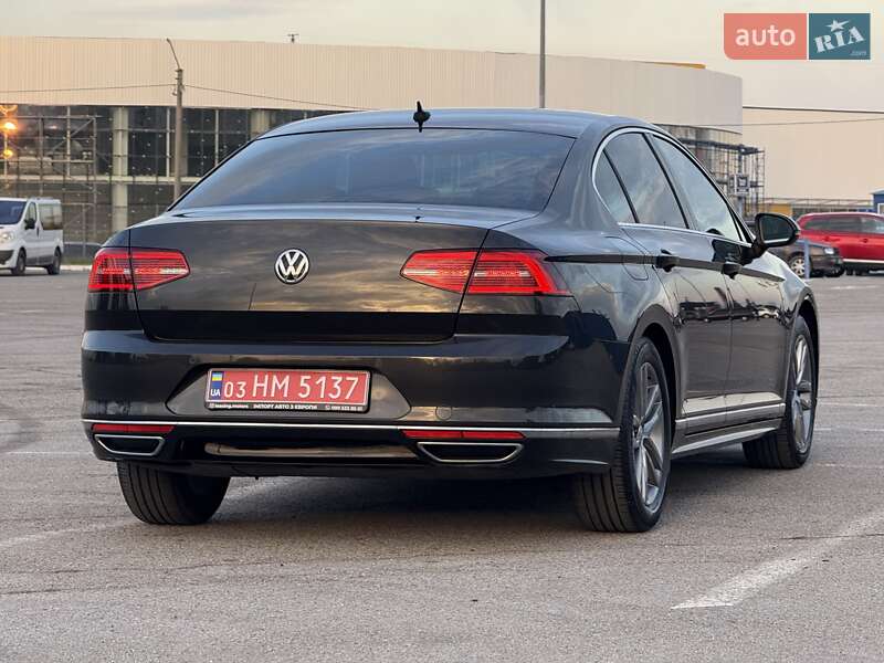 Седан Volkswagen Passat 2018 в Чернівцях