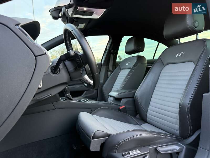 Седан Volkswagen Passat 2018 в Чернівцях