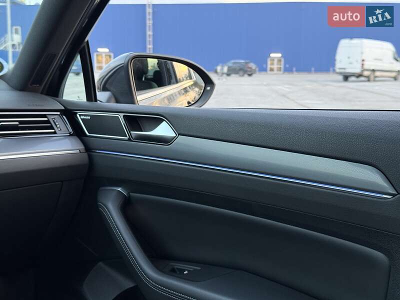 Седан Volkswagen Passat 2018 в Чернівцях