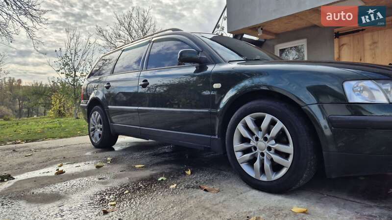Універсал Volkswagen Passat 1998 в Обухові