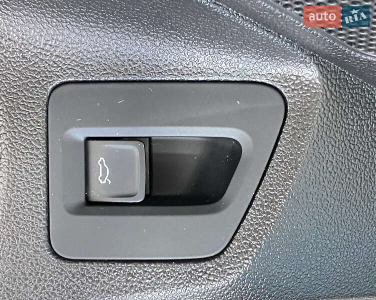 Универсал Volkswagen Passat 2020 в Львове фото 39 Универсал Volkswagen Passat 2020 в Львове