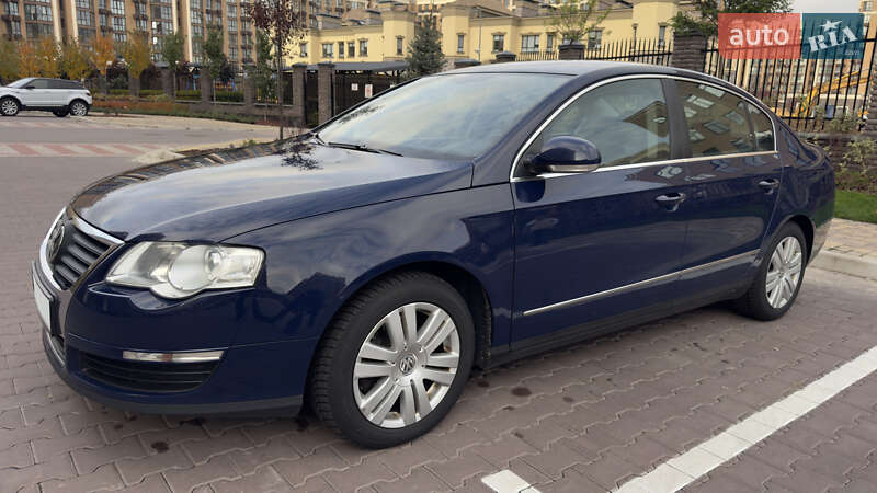 Седан Volkswagen Passat 2009 в Києві