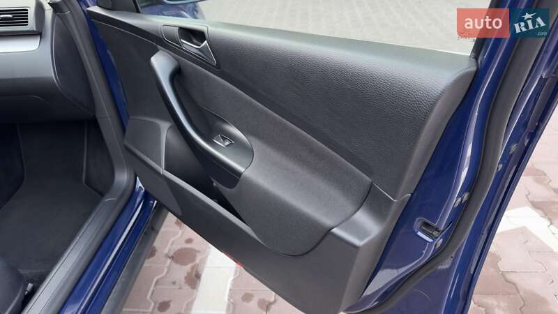 Седан Volkswagen Passat 2009 в Києві