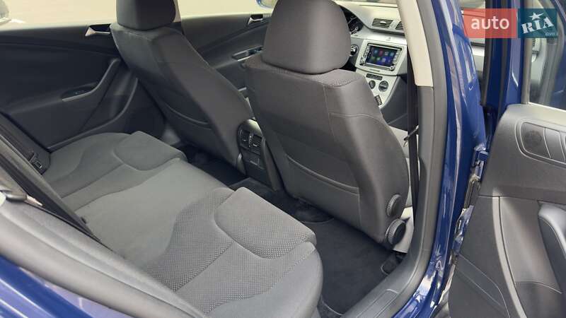 Седан Volkswagen Passat 2009 в Києві