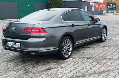 Седан Volkswagen Passat 2015 в  фото 6 Седан Volkswagen Passat 2015 в