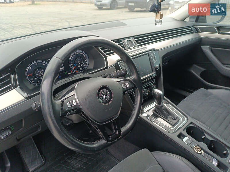Седан Volkswagen Passat 2015 в Хусті фото 26 Седан Volkswagen Passat 2015 в Хусті