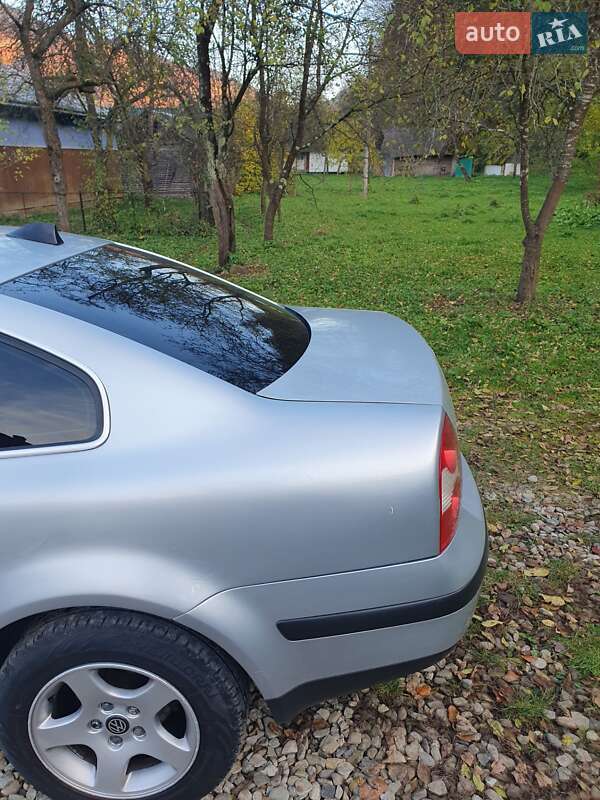 Седан Volkswagen Passat 2003 в Косове