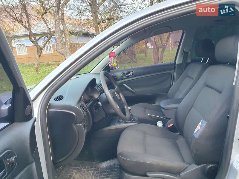 Седан Volkswagen Passat 2003 в Косове