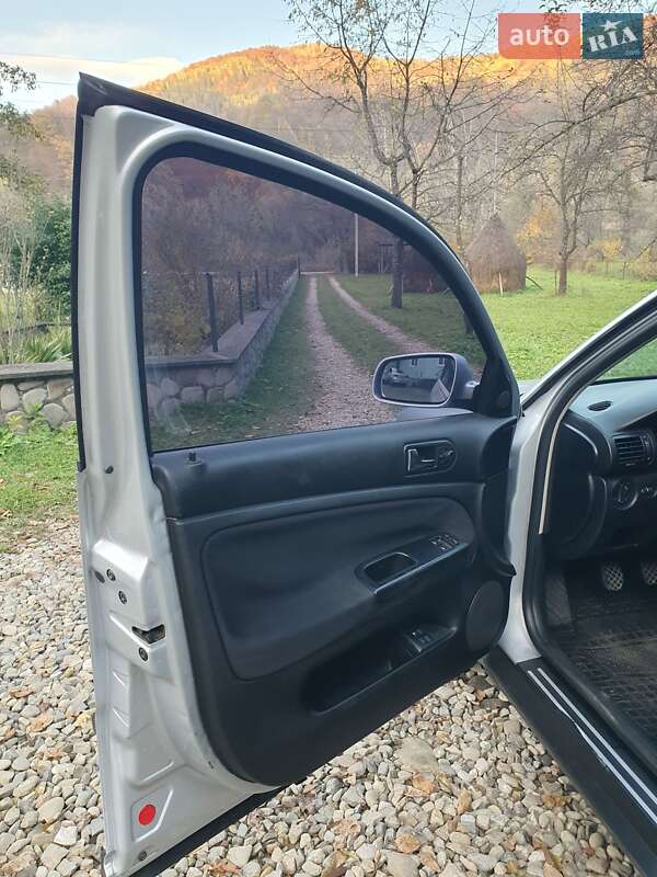 Седан Volkswagen Passat 2003 в Косове