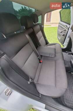 Седан Volkswagen Passat 2003 в  фото 34 Седан Volkswagen Passat 2003 в
