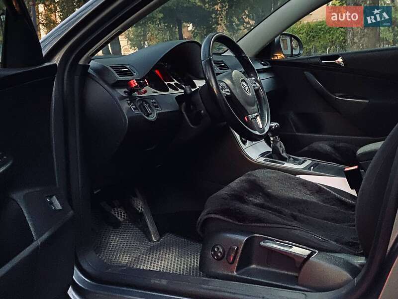 Універсал Volkswagen Passat 2007 в Миколаєві