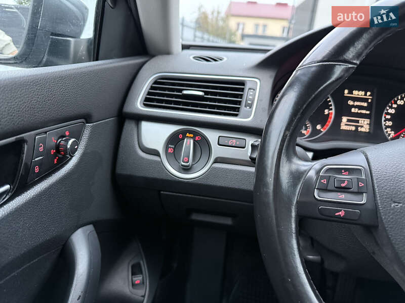 Седан Volkswagen Passat 2014 в Тернополе фото 18 Седан Volkswagen Passat 2014 в Тернополе