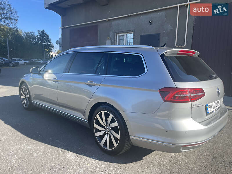 Универсал Volkswagen Passat 2017 в Одессе