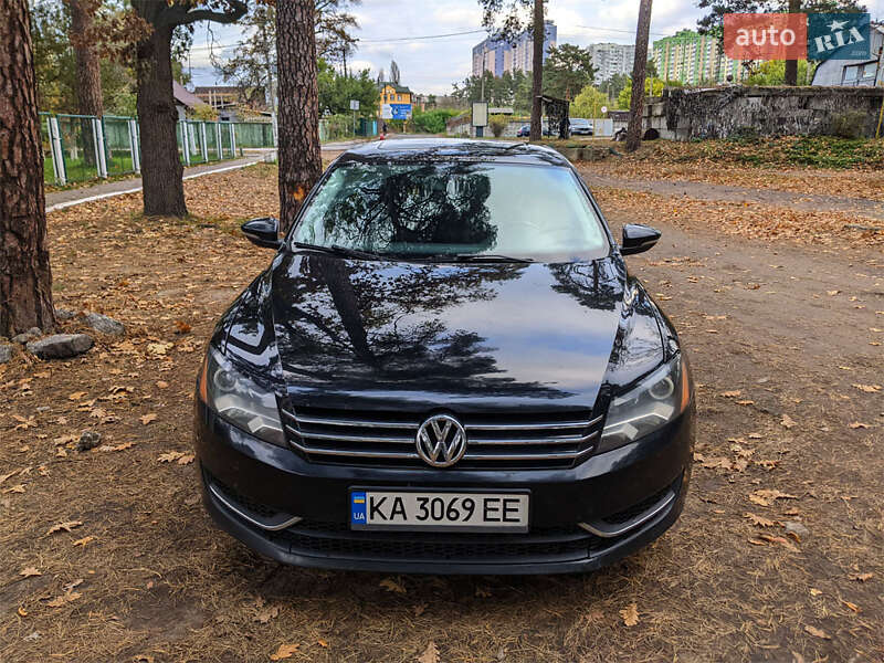 Седан Volkswagen Passat 2012 в Киеве