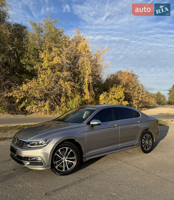 Седан Volkswagen Passat 2018 в Дніпрі