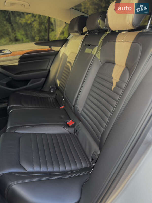 Седан Volkswagen Passat 2018 в Дніпрі