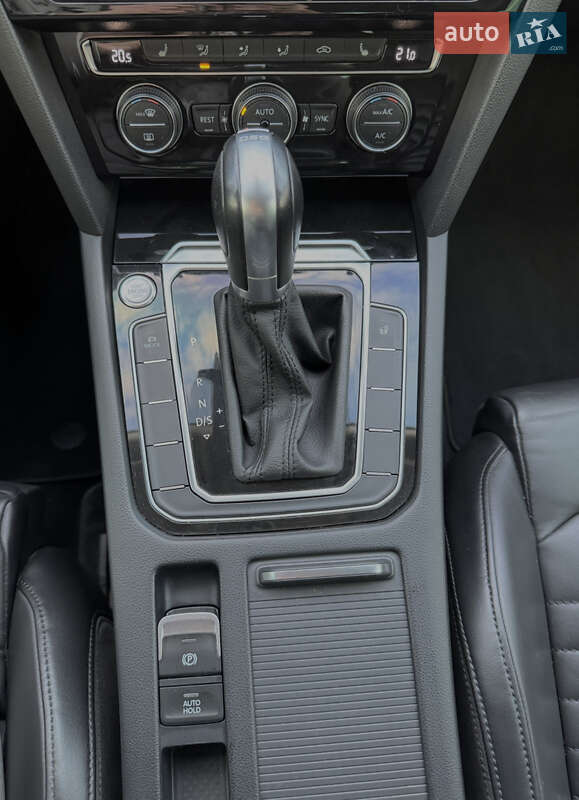 Седан Volkswagen Passat 2018 в Дніпрі