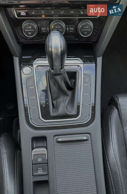 Седан Volkswagen Passat 2018 в 